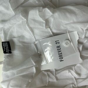 Forever 21 woven top ,white ,size medium ( never worn)